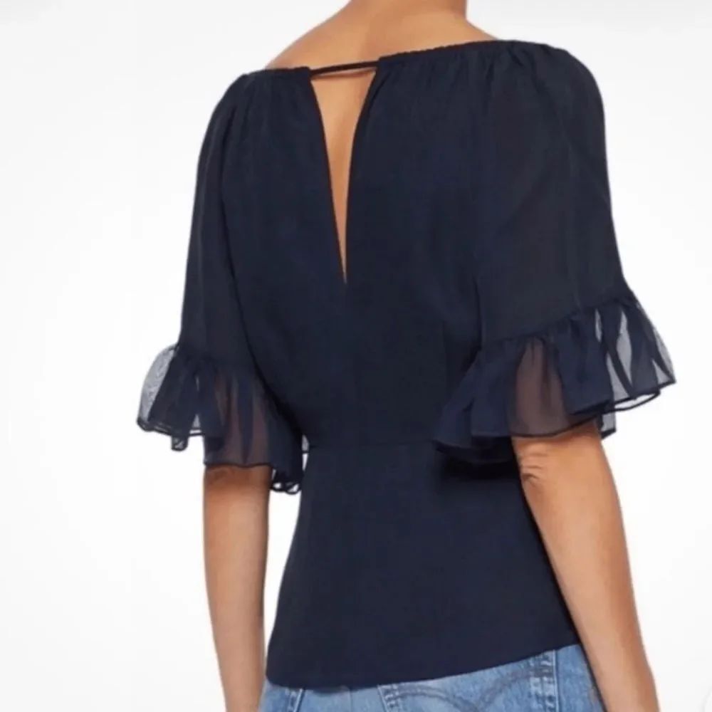 Cinq à Sept silk Daria Split Neck Blue Blouse with Pink Embroidery extra small - Picture 7 of 10